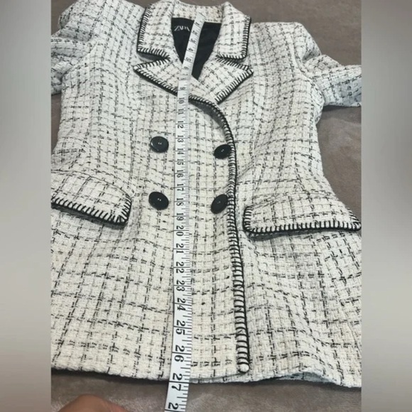 Zara Women's Cream Tweed Blazer - Picture 10 of 11